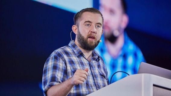 Người đồng sáng lập Chainlink, Sergey Nazarov, phát biểu tại hội nghị SmartCon của dự án tuần này tại Barcelona. (Chuỗi liên kết)