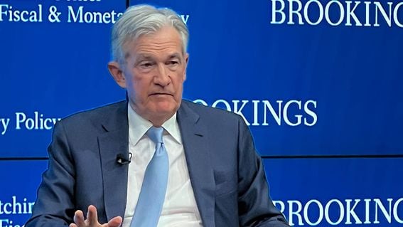 Chủ tịch Fed Jay Powell chuẩn bị phát biểu sau khi ngân hàng trung ương giữ chính sách ổn định (Helene Braun/CoinDesk)