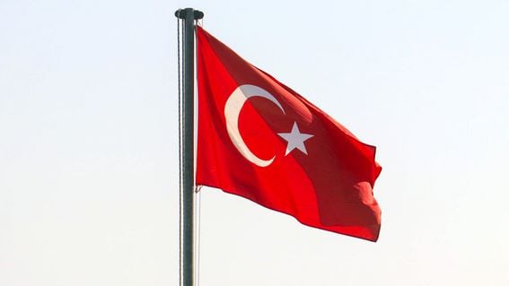 Turkish Flag Turkey (Unsplash)