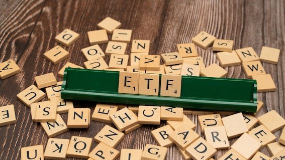Scrabble chữ đánh vần ETF sắp xếp một giá