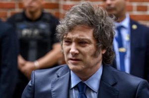 Tổng thống Javier Milei có nhiều cuộc điện thoại với lãnh đạo dự án LIBRA trước khi sụp đổ