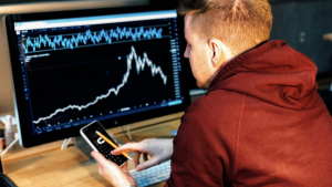 Áp lực chốt lời bao trùm Bitcoin, Ether, Solana khi các nhà giao dịch chờ đợi thỏa thuận Iran được ký kết
