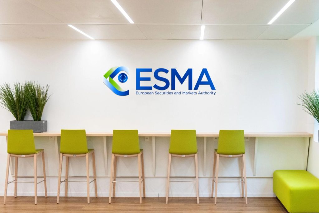 esma-uu-tien-ai