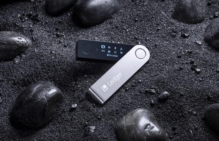ledger-vi-bi-xam-nhap